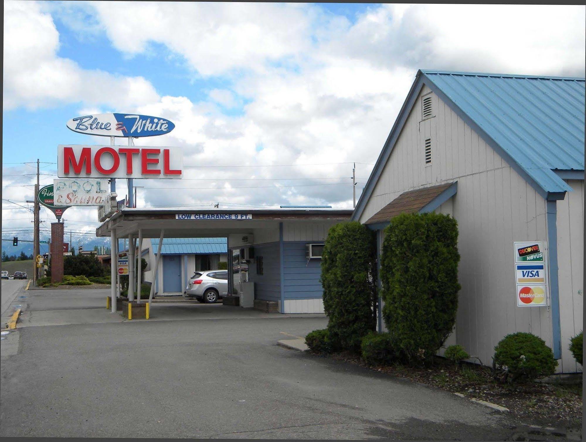 Blue And White Motel Kalispell Exterior photo